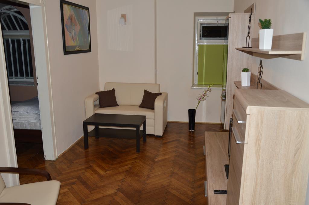 Old Walls Hostel Cracovie Chambre photo