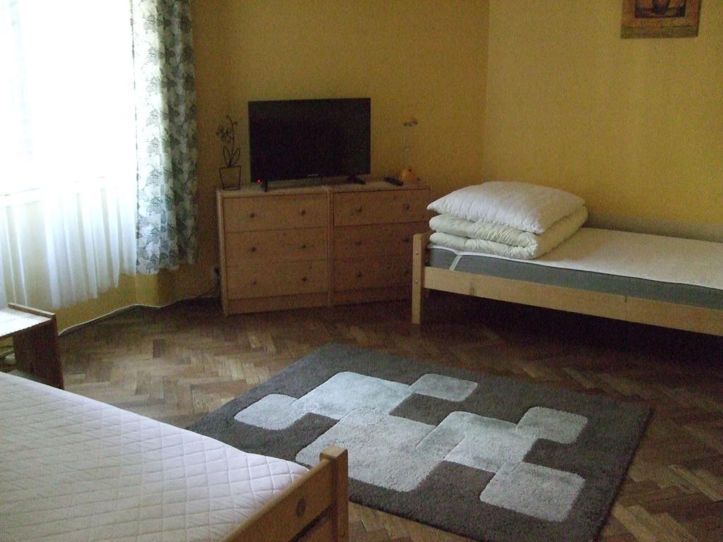 Old Walls Hostel Cracovie Extérieur photo