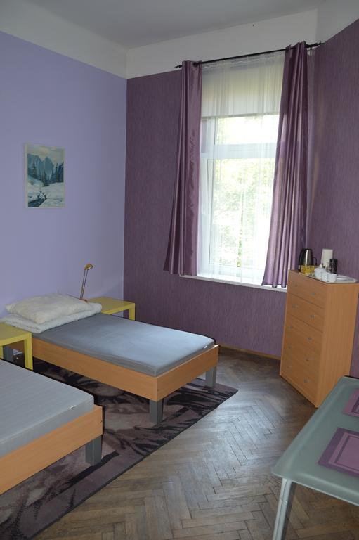 Old Walls Hostel Cracovie Chambre photo