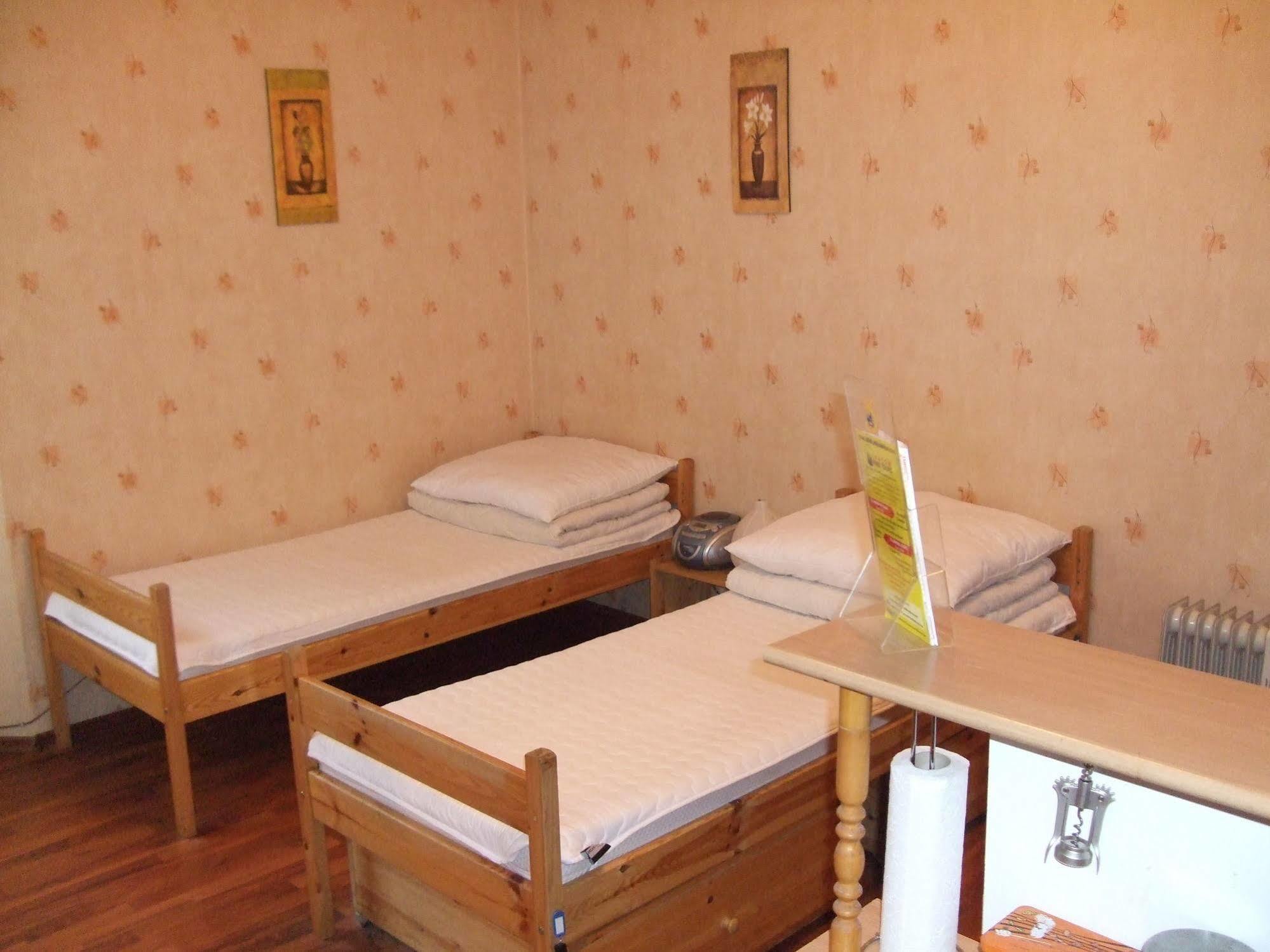 Old Walls Hostel Cracovie Extérieur photo
