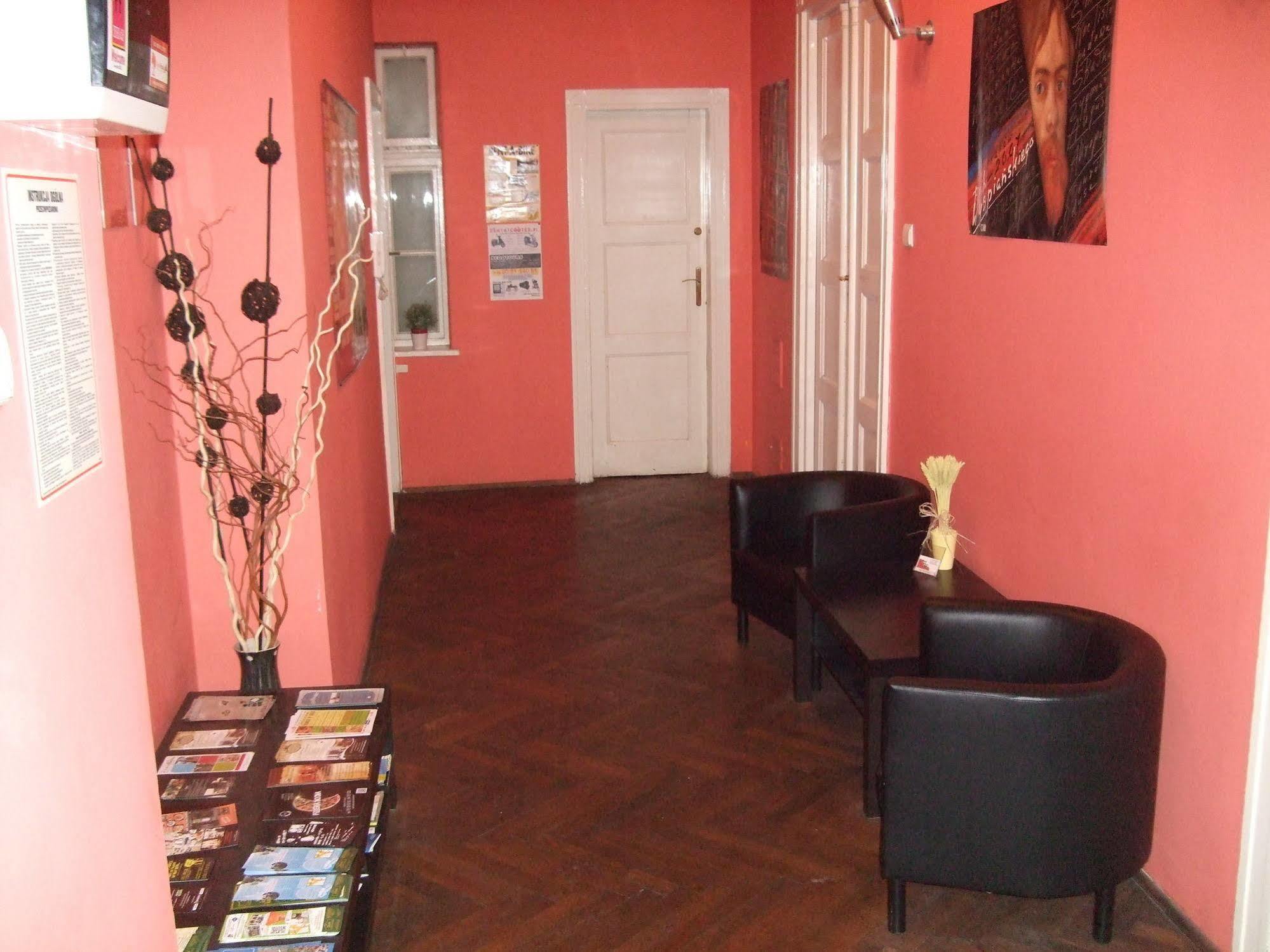 Old Walls Hostel Cracovie Extérieur photo