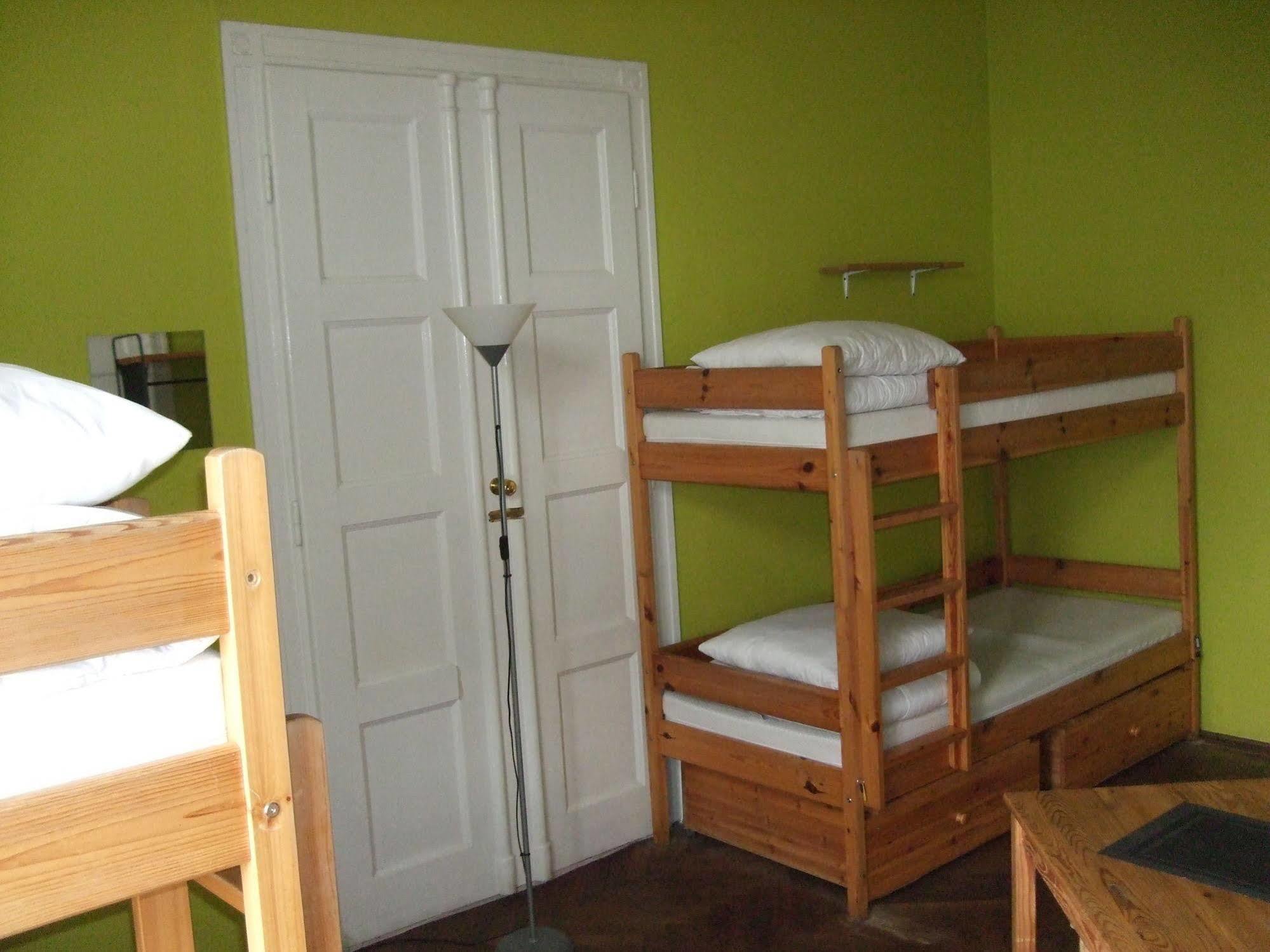 Old Walls Hostel Cracovie Extérieur photo